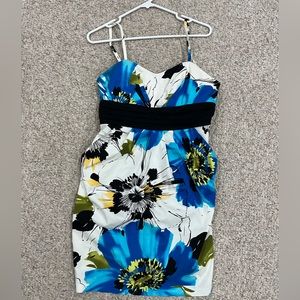 IZ Byer California Size 9 Floral Dress